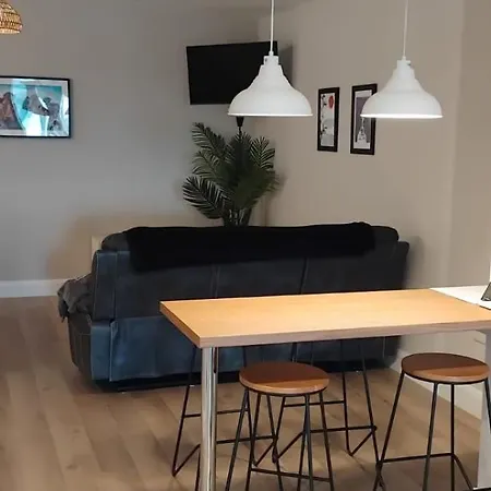 An Toilean Basement & Distant Sea Views