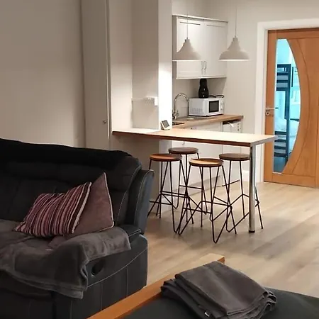 An Toilean Basement & Distant Sea Views