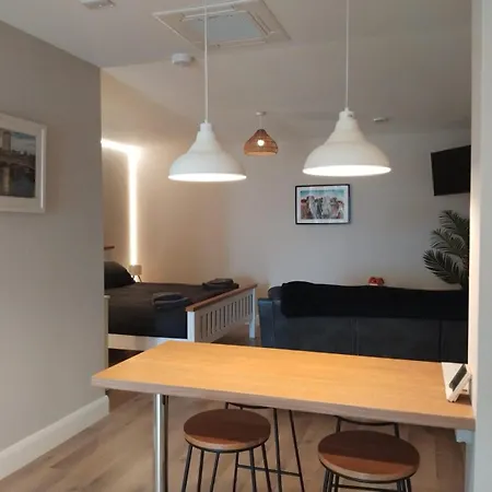Apartment An Toilean Basement & Distant Sea Views