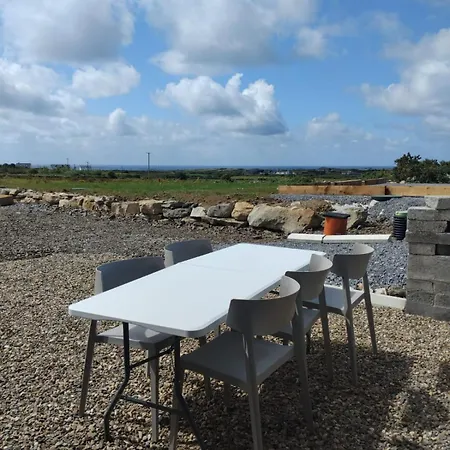 An Toilean Basement & Distant Sea Views